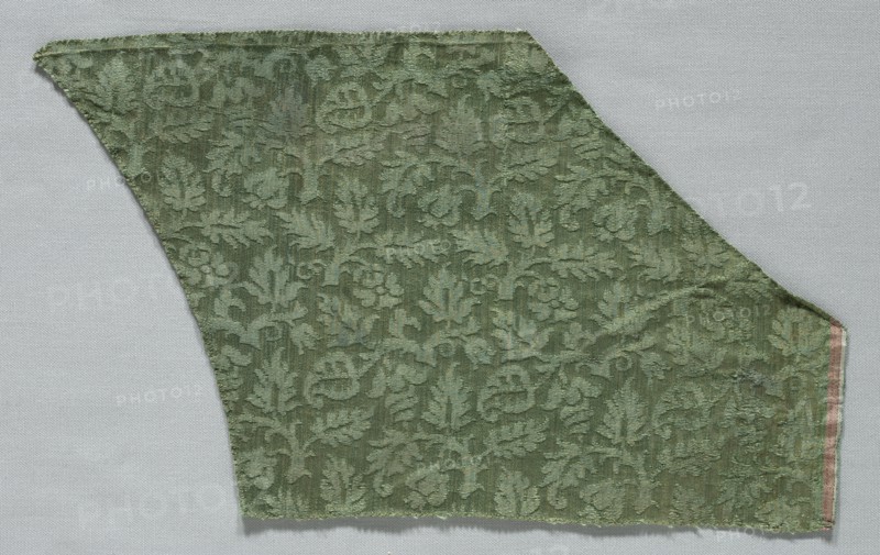 Silk Damask Fragments, 1500s. Italy, 16th century. Damask, silk; average: 19.3 x 32.5 cm (7 5/8 x 12 13/16 in.)