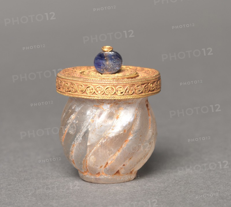 Cosmetic Jar, 500s. Byzantium, early Byzantine period, 6th century. Gold filigree, sapphire, and rock crystal; overall: 3.7 x 2.9 cm (1 7/16 x 1 1/8 in.).