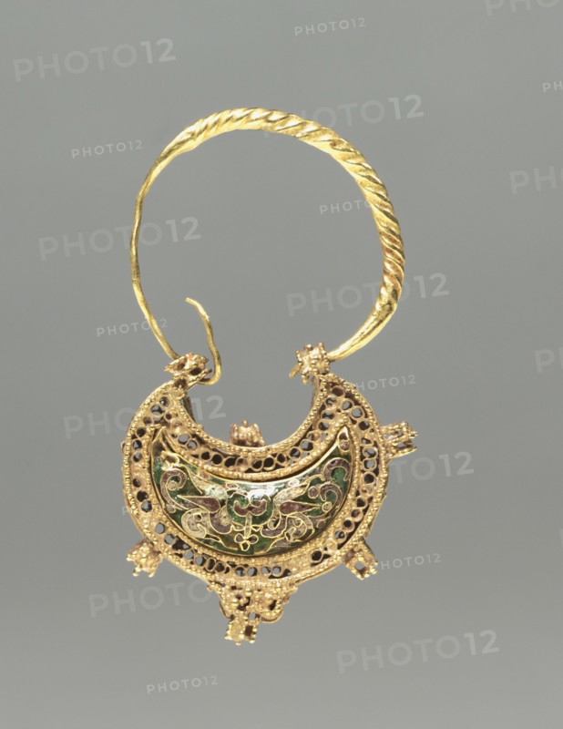 Crescent-Shaped Earring, 1000-1100. Byzantium, Constantinople?, Byzantine period, 11th century. Gold filigree with cloisonné enamel; average: 2.3 x 2.6 cm (7/8 x 1 in.)