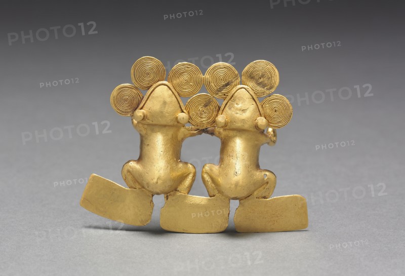 Double Frog Pendant, c. 1000-1550. Western Panama, Veraguas-Gran Chiriquí Style, 11th-16th century. Cast and hammered gold; overall: 6.6 x 8.7 x 2.5 cm (2 5/8 x 3 7/16 x 1 in.).