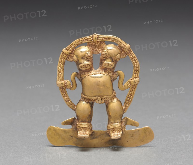 Double-Headed Figure Pendant, c. 700-1550. Western Panama, or Diquís, Costa Rica,  Veraguas-Gran Chiriquí or Diquís Style, 8th-16th Century. Cast and hammered gold; overall: 7.1 x 6.7 x 1.2 cm (2 13/16 x 2 5/8 x 1/2 in.).