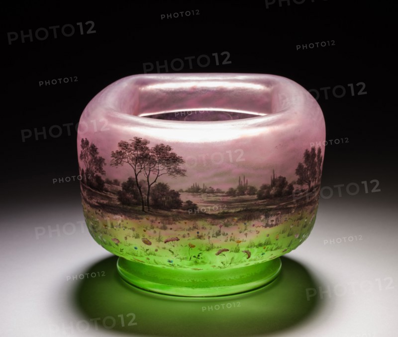 Bowl, late 1800s - early 1900s. Daum Brothers (French). Glass; overall: 11.2 cm (4 7/16 in.); average: 8 x 9.3 cm (3 1/8 x 3 11/16 in.).