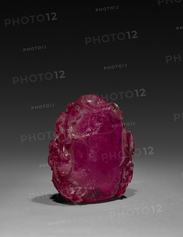 Snuff Bottle with Stopper, 1800s. China, Qing dynasty (1644-1911). Rose quartz; with cover: 6.1 cm (2 3/8 in.).