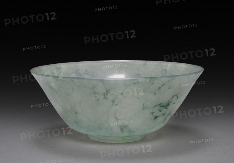 Bowl, 1736-1795. China, Qing dynasty (1644-1912), Qianlong reign (1735-1795). Jade; diameter: 14.4 cm (5 11/16 in.); overall: 6 cm (2 3/8 in.).