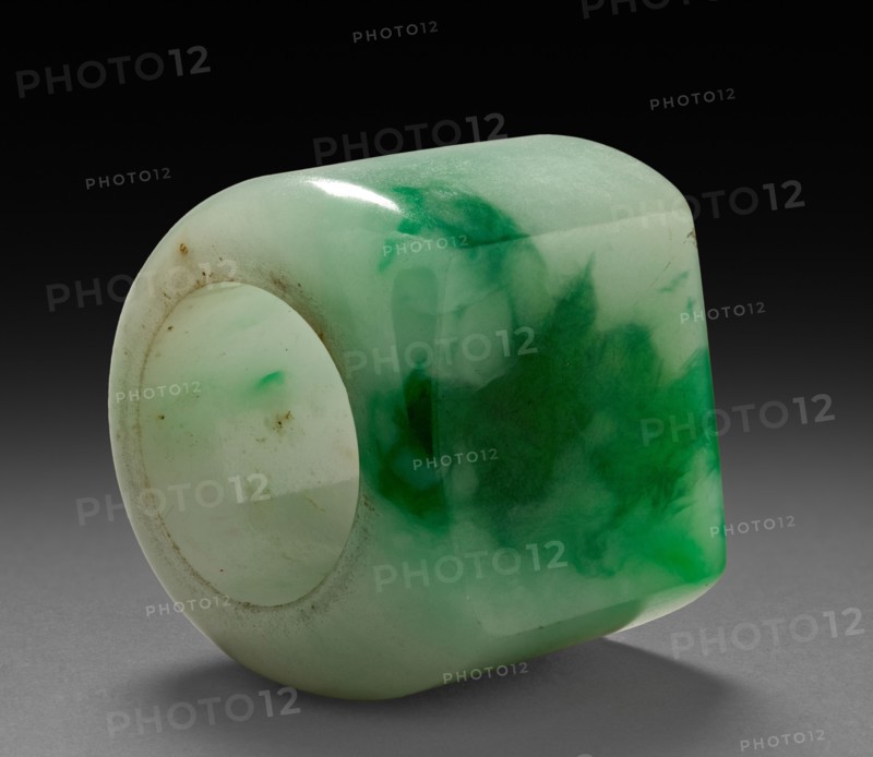 Thumb Ring, 1800s-1900s. China, 19th-20th century. Green and white jade; diameter: 3.6 cm (1 7/16 in.); overall: 3 cm (1 3/16 in.).