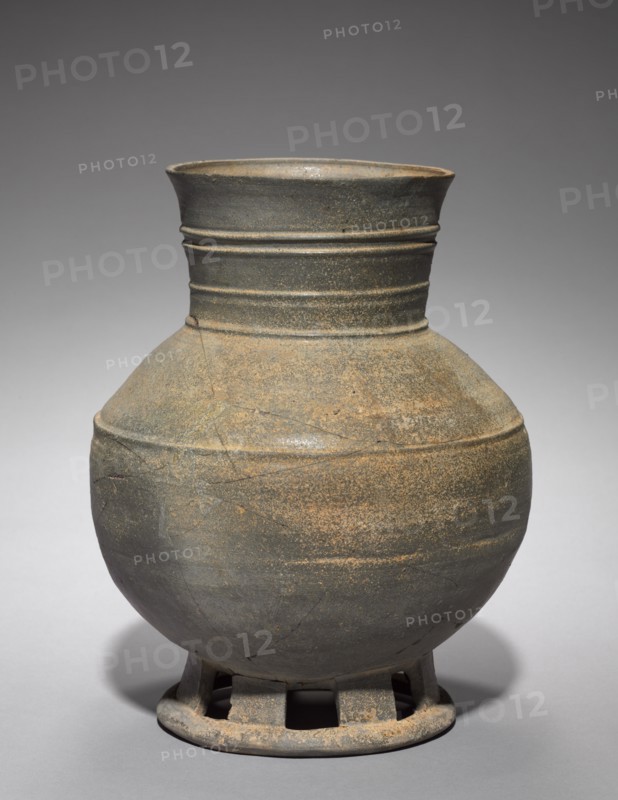 Long-necked Jar, 200s-300s. Korea, Silla period (57 BC-AD 676). Gray pottery; overall: 26.8 cm (10 9/16 in.).