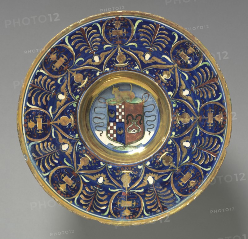 Plate with the Arms of the Vitelleschi Family, 1527. Maestro Giorgio Andreoli (Italian, 1465-70-aft 1553). Tin-glazed earthenware with gold luster (maiolica); diameter: 26.3 cm (10 3/8 in.).