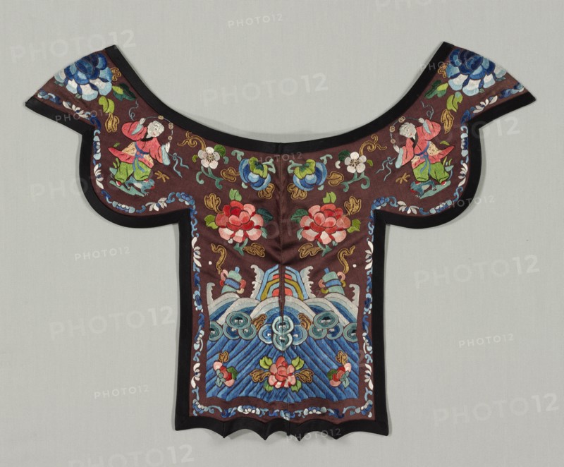 Wedding Cap, late 1800s - early 1900s. China, late 19th - early 20th century. Embroidery, silk and gold thread; overall: 28 x 40.6 cm (11 x 16 in.)