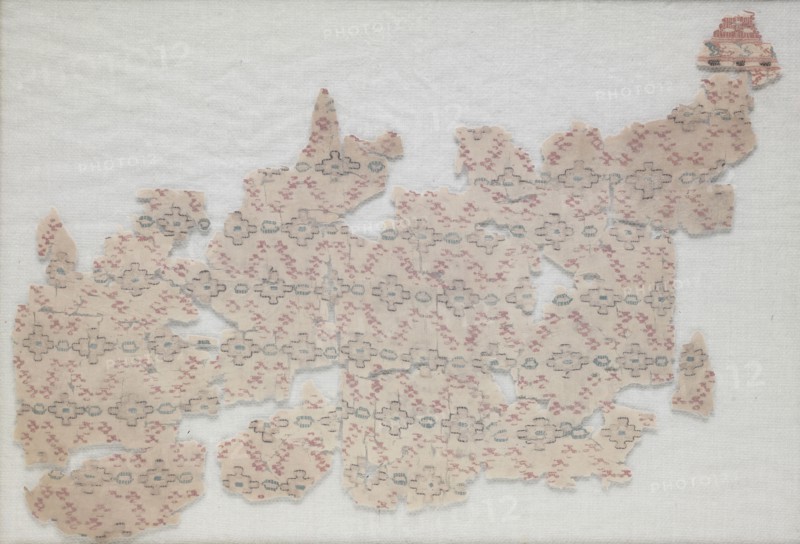 Fragment with diamond pattern, 800s. Iraq, probably Baghdad. Plain weave, brocaded: silk; overall: 24.2 x 34.6 cm (9 1/2 x 13 5/8 in.)
