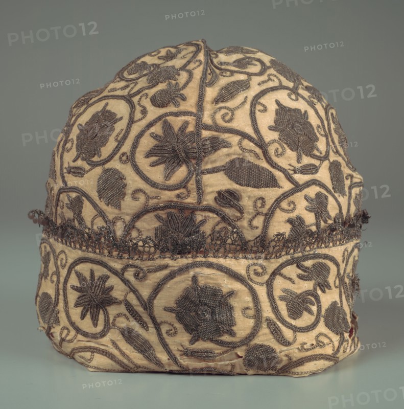 Man's Nightcap, late 1500s. England, Elizabethan Period, late 16th century. Silk, silver thread, plaited braiding, linen; embroidery: chain and buttonhole stitches; overall: 16.9 x 18 x 18 cm (6 5/8 x 7 1/16 x 7 1/16 in.)