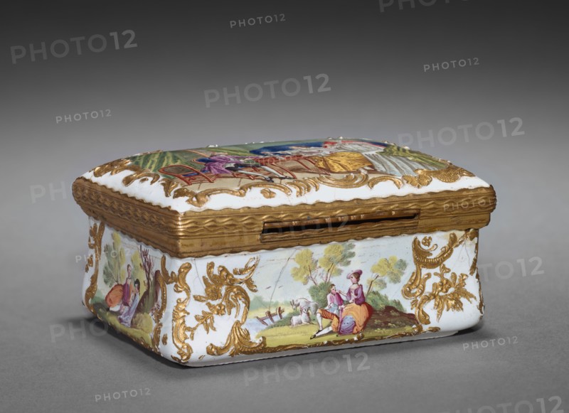 Box, 1760. South Staffordshire Factory (British). Enamel; overall: 4.5 x 8 x 6.1 cm (1 3/4 x 3 1/8 x 2 3/8 in.).