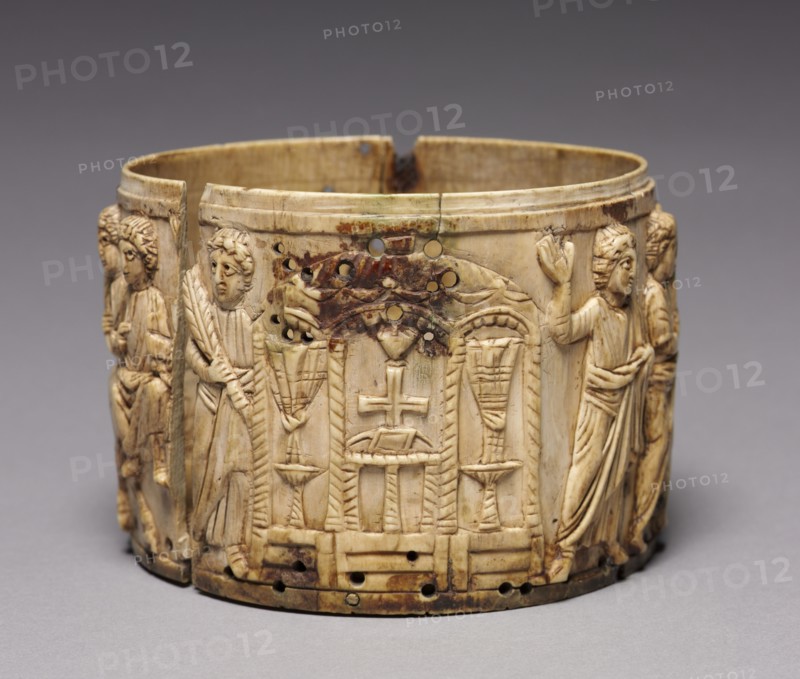 Ivory Pyx (Box), 500s. Byzantium, Byzantium, 6th century. Ivory; diameter: 12.7 cm (5 in.); overall: 8.5 cm (3 3/8 in.).