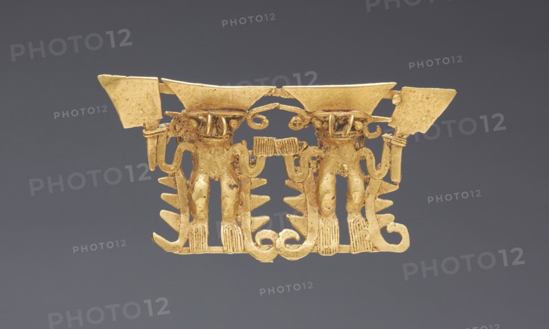 Bat-Nosed Figures Pendant, 1000-1550. Panama, Azuero Peninsula, Parita style, 11th-16th century. Cast gold; overall: 4.2 x 8.1 x 1.6 cm (1 5/8 x 3 3/16 x 5/8 in.).