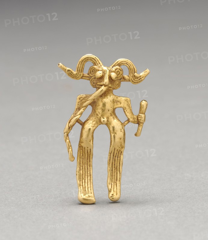 Figurine Pendant, c. 1000-1500. Western Panama, Veraguas-Gran Chiriquí Style, 11th-16th century. Cast gold; overall: 4.6 x 2.8 x 0.9 cm (1 13/16 x 1 1/8 x 3/8 in.).