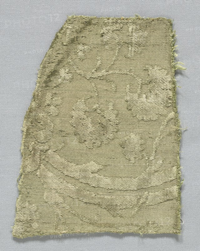 Fragment of a Chasuble, 1400-1420. Italy, beginning of the 15th century. Velvet (cut and voided); silk; overall: 23.8 x 12.2 cm (9 3/8 x 4 13/16 in.)