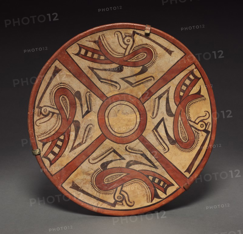 Plate, 400-1000. Panama, Cocle. Pottery; diameter: 34.4 x 5 cm (13 9/16 x 1 15/16 in.).
