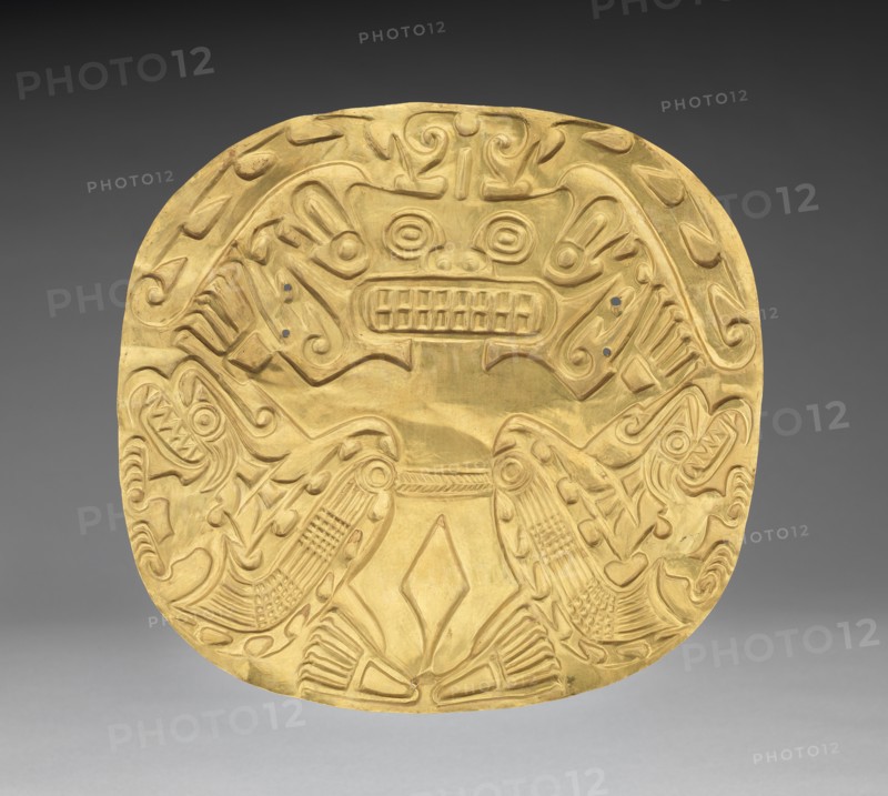 Pectoral (Chest Plaque), 400-900. Intermediate Region, Panama, Conte style, 5th-10th Century. Gold alloy; overall: 25.1 x 26.7 cm (9 7/8 x 10 1/2 in.).
