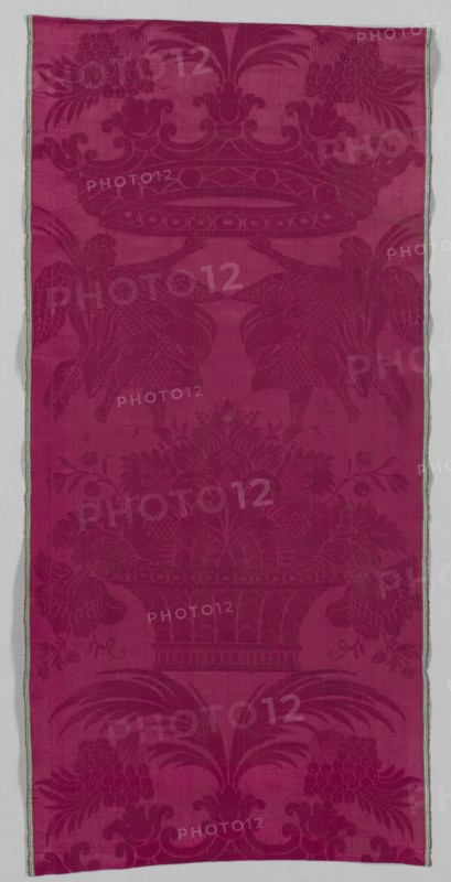 Silk Fragment, late 1600s. Italy, late 17th century. Damask, silk; overall: 120.3 x 56.9 cm (47 3/8 x 22 3/8 in.)