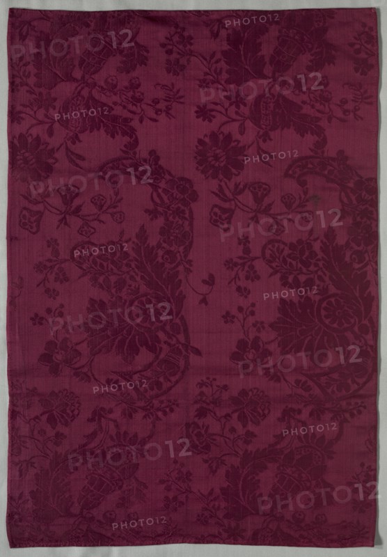Length of Silk Damask Textile, early 1700s. Italy, early 18th century. Damask, silk; average: 75.6 x 53.3 cm (29 3/4 x 21 in.)