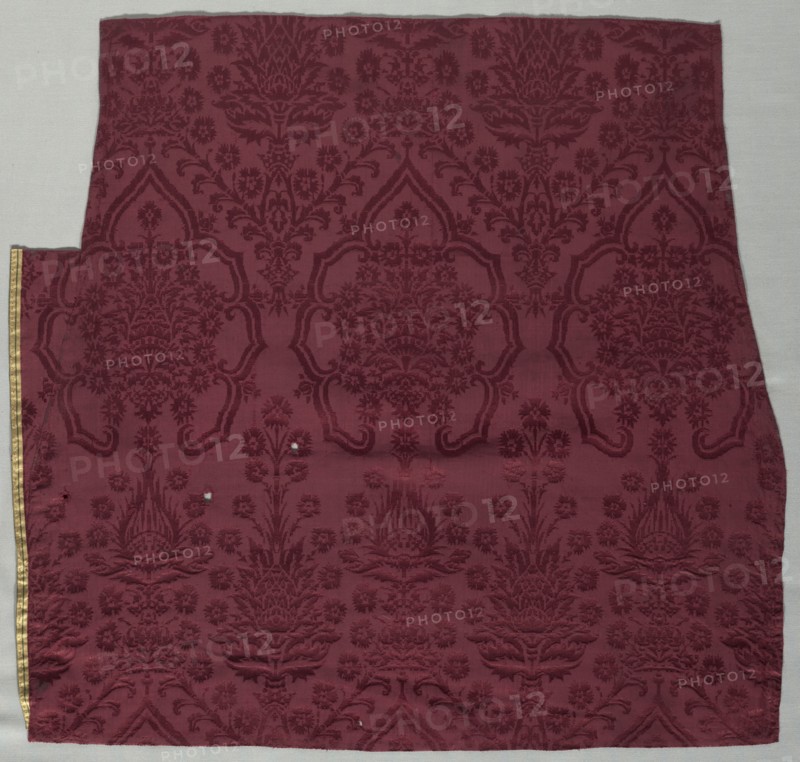 Length of Silk Textile, 1400s. Italy, 15th century. Damask, silk; average: 58.2 x 61.4 cm (22 15/16 x 24 3/16 in.)