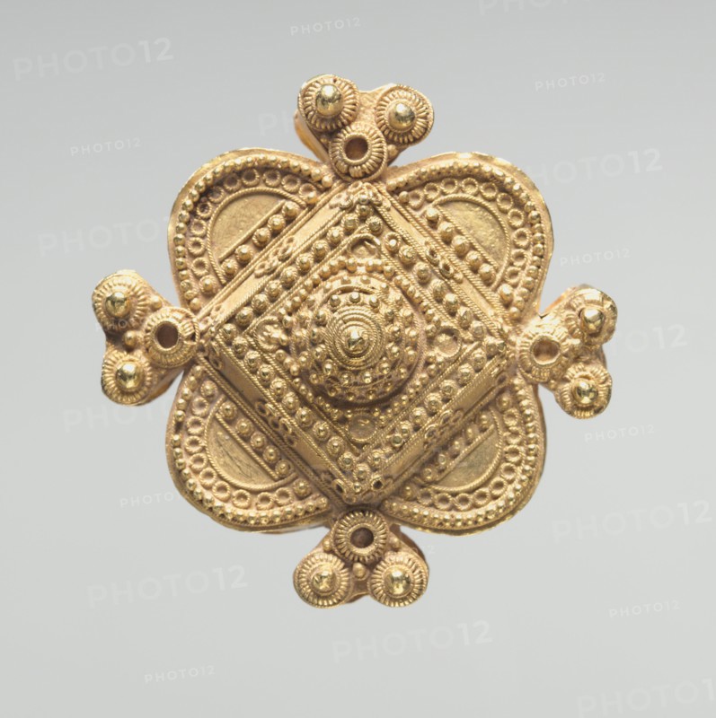 Pendant with Granulation, 900s. Byzantium, 10th century. Gold; overall: 3.7 x 3.5 cm (1 7/16 x 1 3/8 in.).