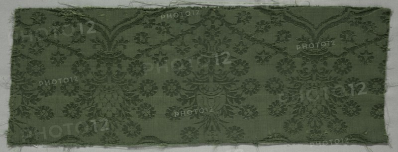 Silk Damask Textile, 1450-1599. Italy, second half of the 15th century. Damask, silk; overall: 51.1 x 60 cm (20 1/8 x 23 5/8 in.)