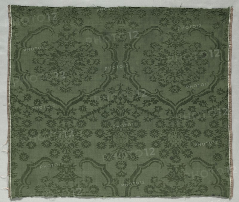 Silk Damask Textile, 1450-1599. Italy, second half of the 15th century. Damask, silk; overall: 20 x 54.5 cm (7 7/8 x 21 7/16 in.).