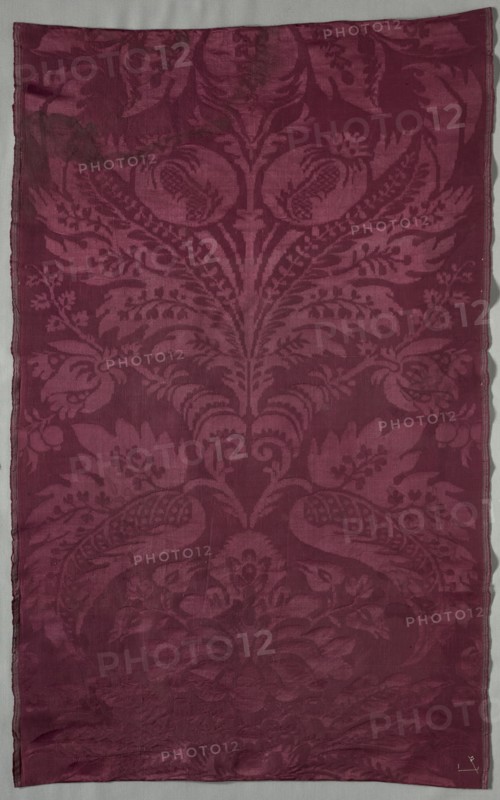 Length of Silk Damask, late 1600s. Italy, late 17th century. Damask, silk; average: 87.4 x 52.4 cm (34 7/16 x 20 5/8 in.).