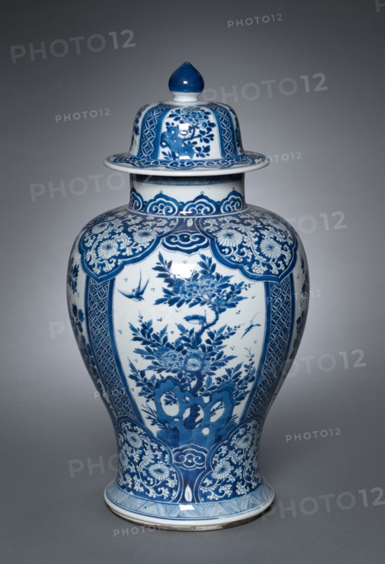 Vase with Cover, 1662- 1722. China, Jiangxi province, Jingdezhen kilns, Qing dynasty (1644-1912), Kangxi reign (1661-1722). Porcelain with underglaze blue decoration; overall: 46.2 cm (18 3/16 in.).