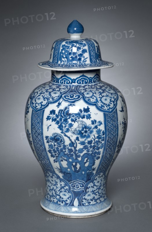Vase with Cover, Qing dynasty (1644-1911), Kangxi reign (1661-1722). China, Jiangxi province, Jingdezhen kilns, Qing dynasty (1644-1911), Kangxi reign (1661-1722). Porcelain with underglaze blue decoration; overall: 45.6 cm (17 15/16 in.).