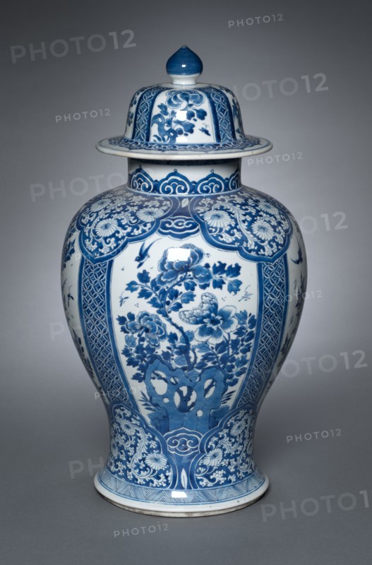 Vase with Cover, Qing dynasty (1644-1912), Kangxi reign (1661-1722). China, Jiangxi province, Jingdezhen kilns, Qing dynasty (1644-1912), Kangxi reign (1661-1722). Porcelain with underglaze blue decoration; overall: 46.6 cm (18 3/8 in.).