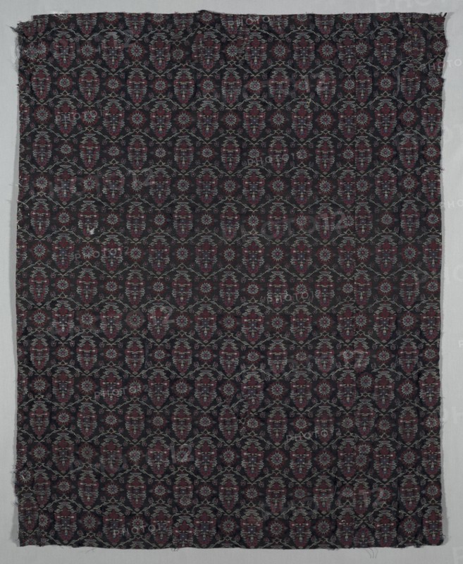 Fragment of a Shawl, late 1700s or early 1800s. India, Kashmir, late 18th or early 19th century. Tapestry twill; wool; overall: 95.3 x 75.9 cm (37 1/2 x 29 7/8 in.)