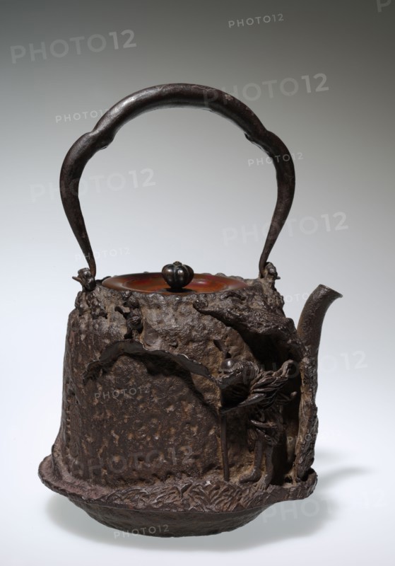 Covered Tea Kettle, Tokugawa Period. Japan, Tokugawa Period. Iron; overall: 22.9 x 12.7 cm (9 x 5 in.).