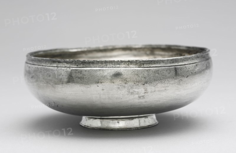 Bowl, 350-450. Byzantium, Syria?, early Byzantine period, 4th-5th Century. Silver with niello; overall: 7.7 x 19.4 cm (3 1/16 x 7 5/8 in.).