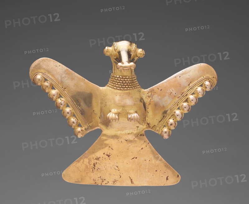 Bird Pendant, c. 1000-1550. Panama, Veraguas-Chiriquí style, 11th - 16th century. Cast gold; overall: 11.1 x 4.3 x 3.5 cm (4 3/8 x 1 11/16 x 1 3/8 in.).