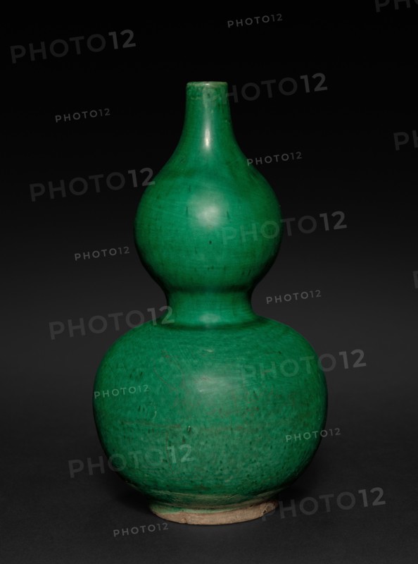Double Gourd-shaped Green Vase, 1368- 1644. China, Ming dynasty (1368-1644). Stoneware; overall: 20.2 cm (7 15/16 in.).