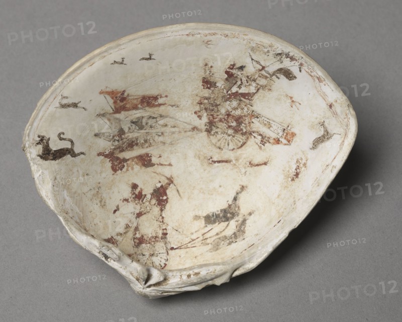 The Hunt, 300-100 BC. China, late Warring States period (475-221 BC) to Western Han dynasty (202 BC-AD 9). Painted clamshell; overall: 7.5 x 9 cm (2 15/16 x 3 9/16 in.).
