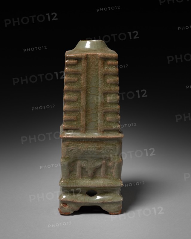 Vase in Shape of Cong: Southern Celadon Ware, 1271-1368. China, Zhejiang province, Yuan dynasty (1271-1368). Glazed buff stoneware; overall: 18.4 cm (7 1/4 in.).