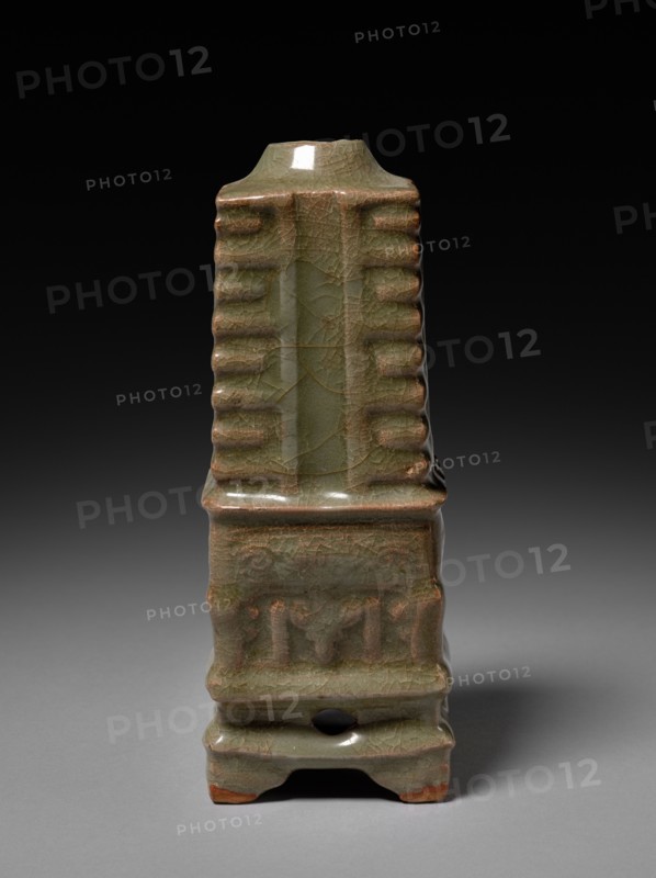 Vase in Shape of Cong: Southern Celadon Ware, 1271-1368. China, Zhejiang province, Yuan dynasty (1271-1368). Glazed buff stoneware; overall: 18.4 cm (7 1/4 in.).