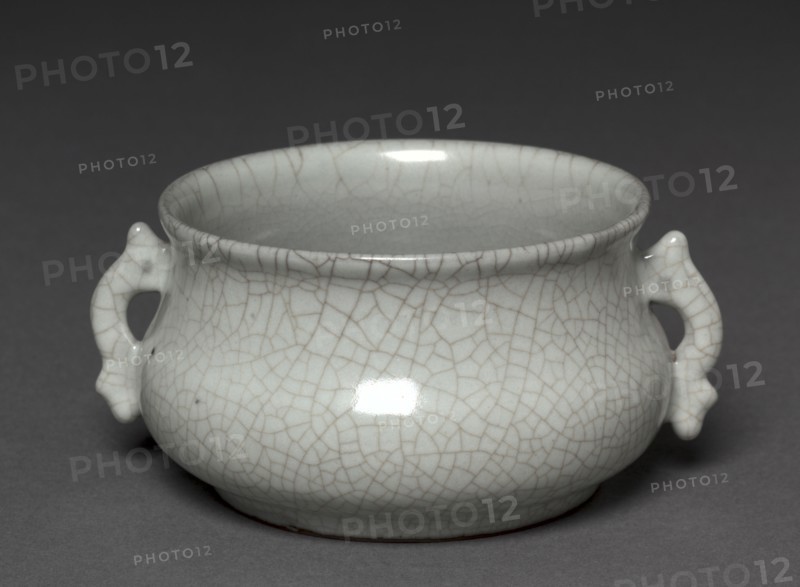 Incense Burner, 1200s. China, Zhejiang province, Hangzhou, Southern Song dynasty (1127-1279). Porcelaneous stoneware, Guan ware; overall: 7.3 x 15.6 cm (2 7/8 x 6 1/8 in.).