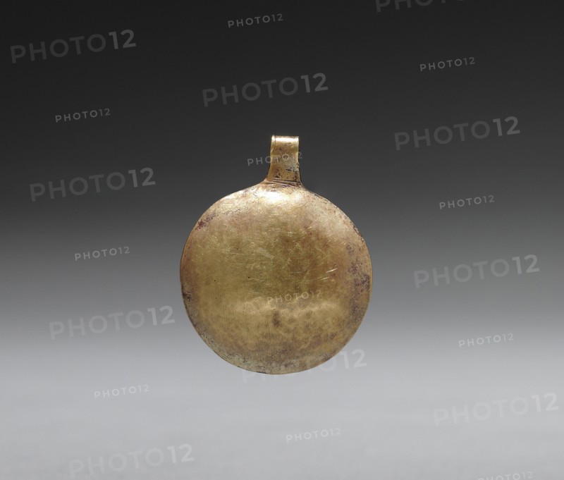 Tweezer, c. 500-200 BC. Peru, North Highlands, Chavín de Huantar(?), Chavín Style (1000-200 BC). Hammered and cut gold; overall: 3.1 x 2.6 cm (1 1/4 x 1 in.).