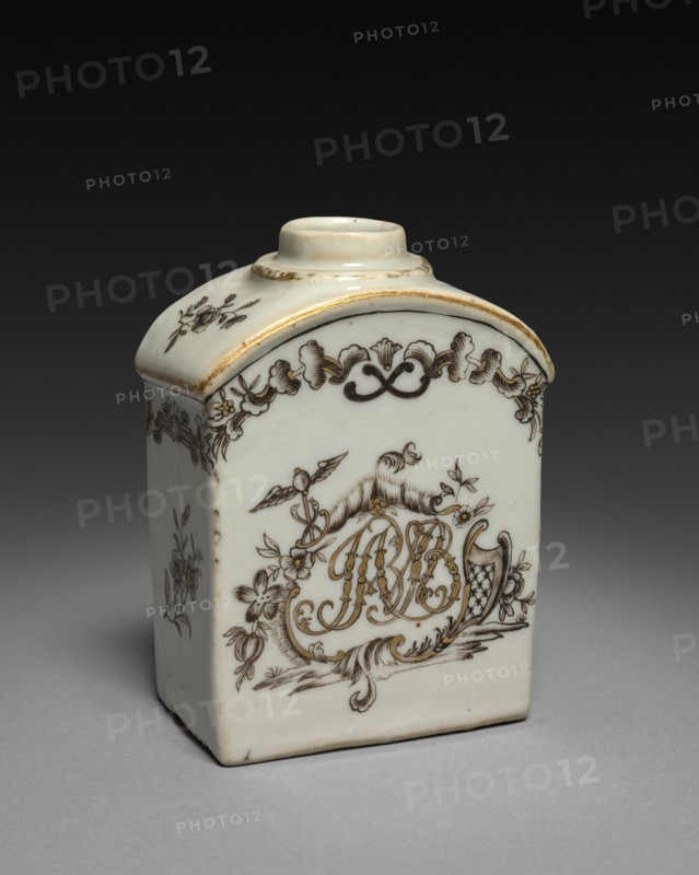Tea Caddy, c. 1750-1770. China, Chinese Export -- European Market, 18th century. Porcelain; diameter: 4.7 cm (1 7/8 in.); overall: 11.5 x 6.6 cm (4 1/2 x 2 5/8 in.).
