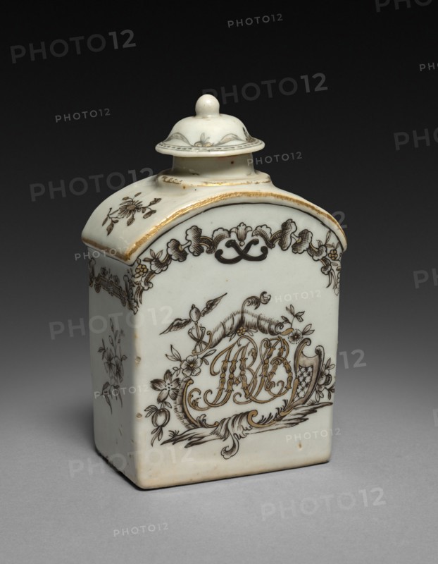 Tea Caddy, c. 1750-1770. China, Chinese Export -- European Market, 18th century. Porcelain; diameter: 4.7 cm (1 7/8 in.); overall: 11.5 x 6.6 cm (4 1/2 x 2 5/8 in.).