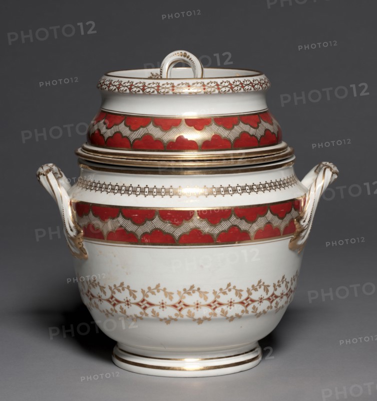Pair of Ice Pails , 1793-1807. Flight & Barr (British). Porcelain; diameter of mouth: 16.1 cm (6 5/16 in.); overall: 28.6 cm (11 1/4 in.).