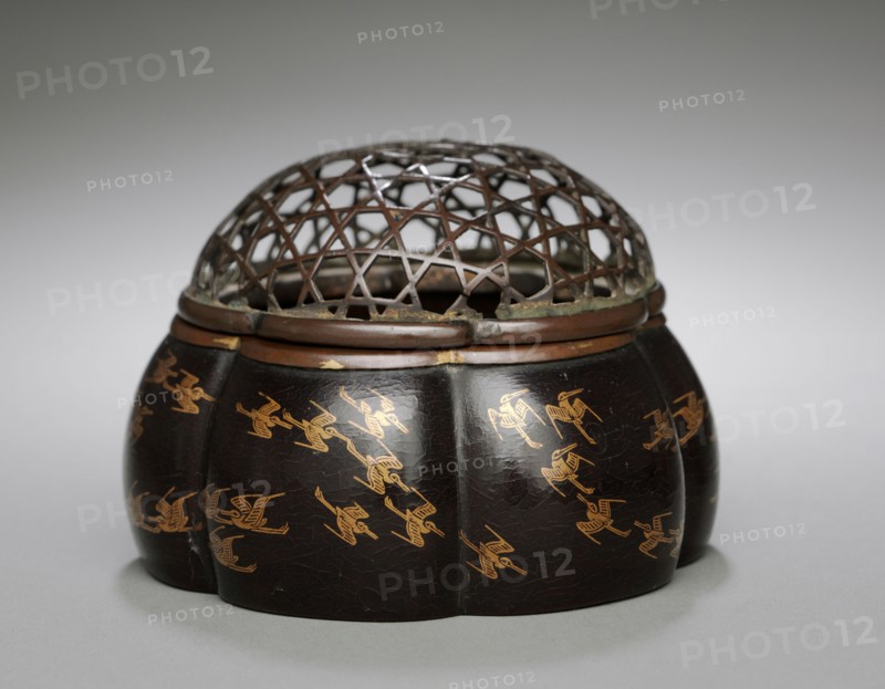 Incense Burner with Lid, late 1300s. Japan, Nanbokucho period (1336-92). Black lacquer on wood with decoration in maki-e; metal rims; bronze lid; overall: 7.7 x 10.8 cm (3 1/16 x 4 1/4 in.).