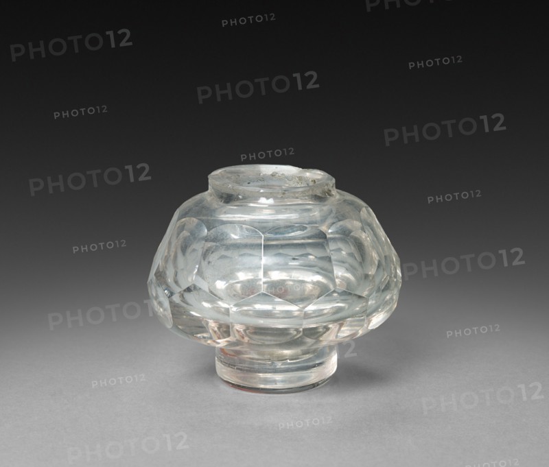 Inkwell (bottle), 1825-1850. England or America, 19th century. Gilt bronze and glass; overall: 7 x 24.8 x 13.4 cm (2 3/4 x 9 3/4 x 5 1/4 in.).