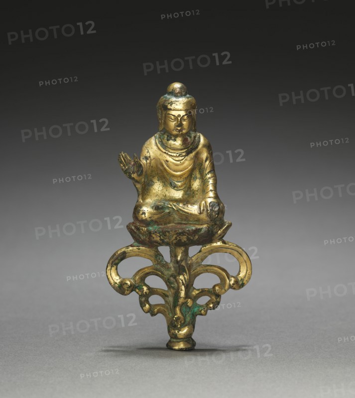 Seated Buddha, 600s. China, Tang dynasty (618-907). Gilt bronze; overall: 13.3 x 6.9 cm (5 1/4 x 2 11/16 in.); figure: 9.9 cm (3 7/8 in.).