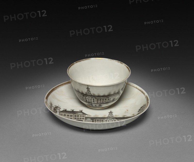 Tea Bowl and Saucer with View of Town (Cleves?), c. 1770-1785. China, Chinese Export -- Continental Market, 18th century. Porcelain; diameter: 7 cm (2 3/4 in.); overall: 3.9 cm (1 9/16 in.).