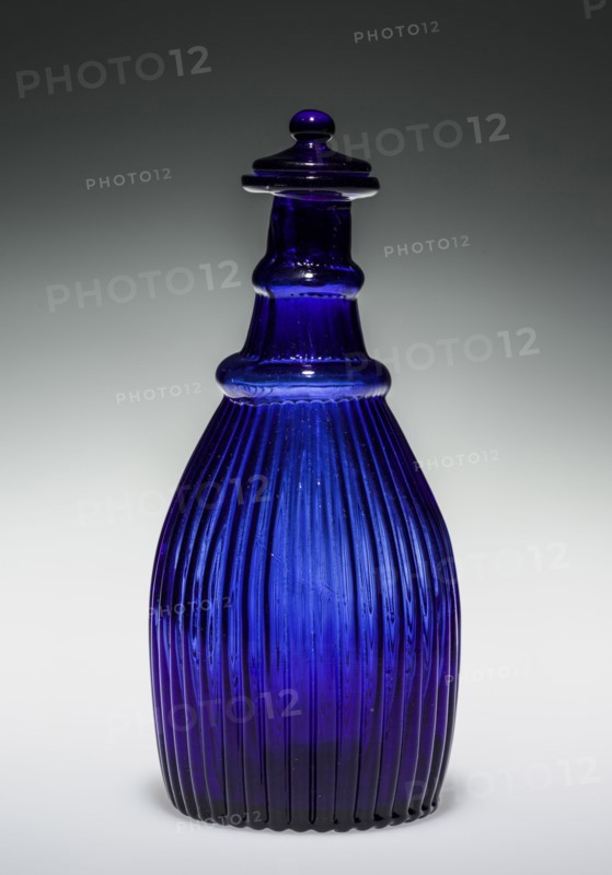 Bottle, 1825-1850. America, Massachusetts, possibly Sandwich, 19th century. Glass; overall: 15.9 x 7 cm (6 1/4 x 2 3/4 in.).