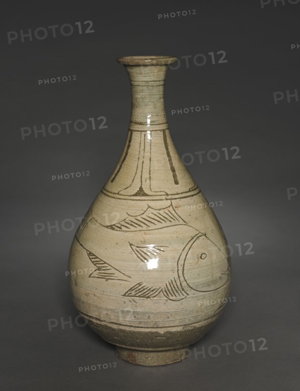 Bottle with Incised and Sgraffito Fish Design, 1400s-1500s. Korea, Joseon dynasty (1392-1910). Stoneware with incised design (Buncheong ware); outer diameter: 17 cm (6 11/16 in.); overall: 30.6 cm (12 1/16 in.).